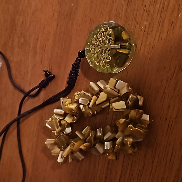 📢2 for $20  Tree of life with coloured shell braceler - Picture 1 of 5